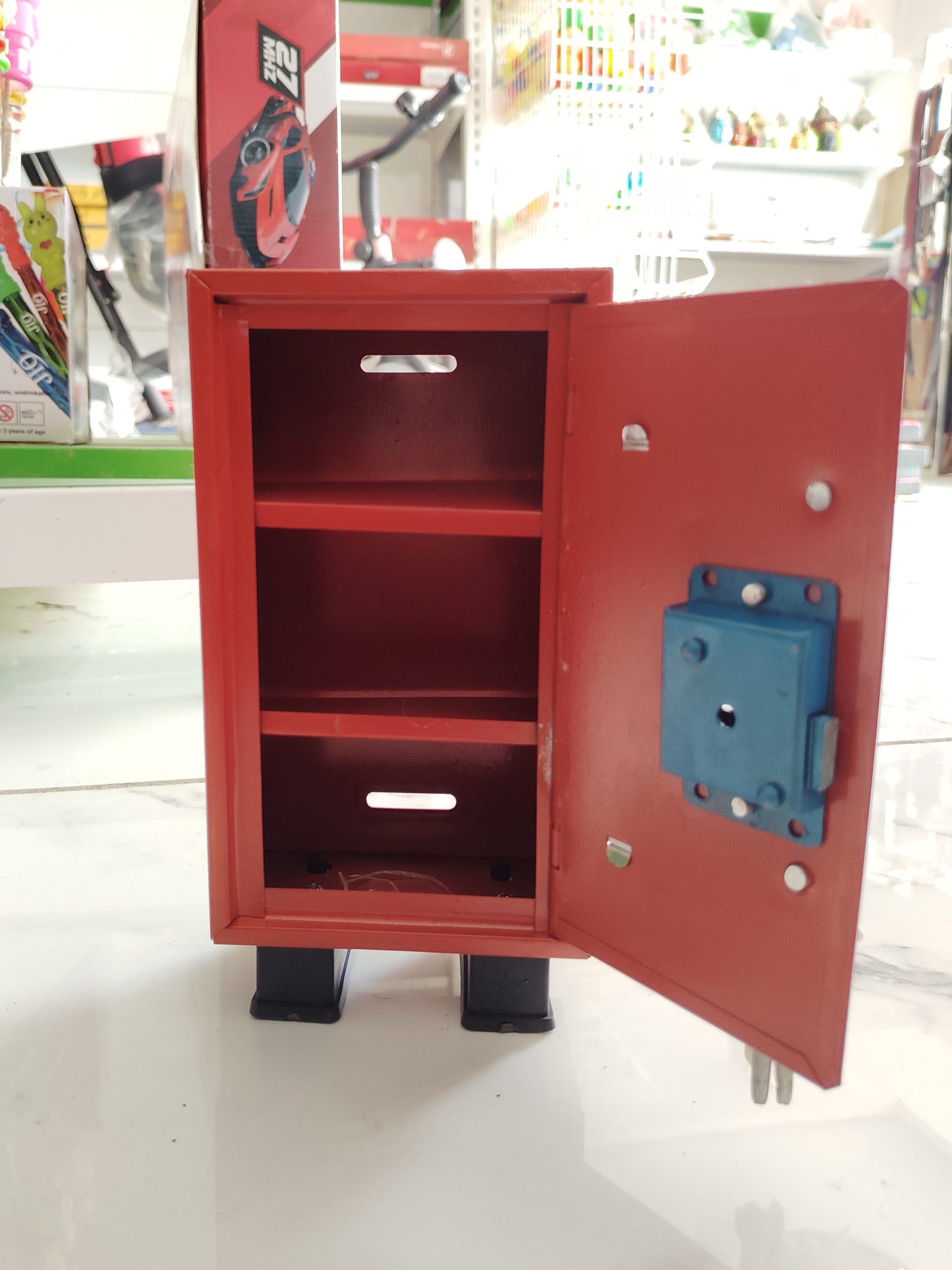 Almari Kiddy Bank