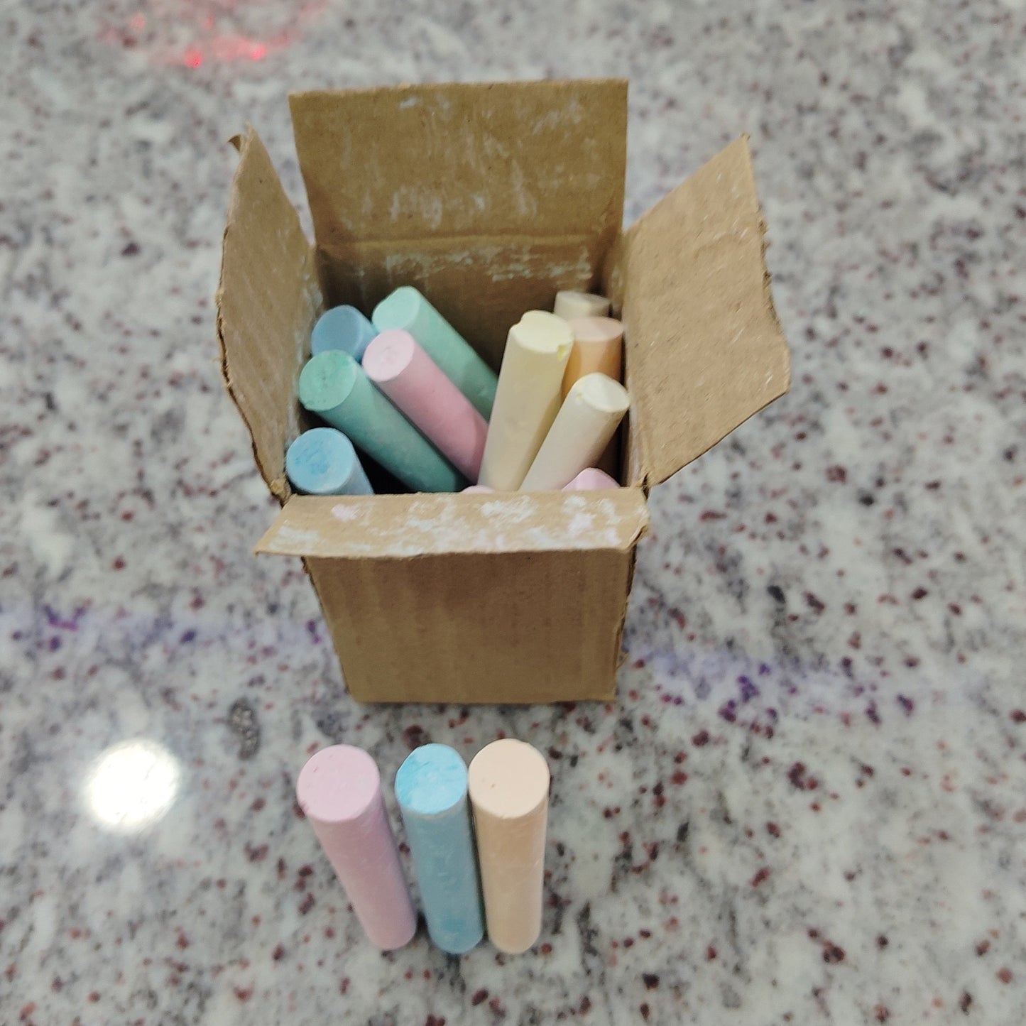 Color Chalk piece box