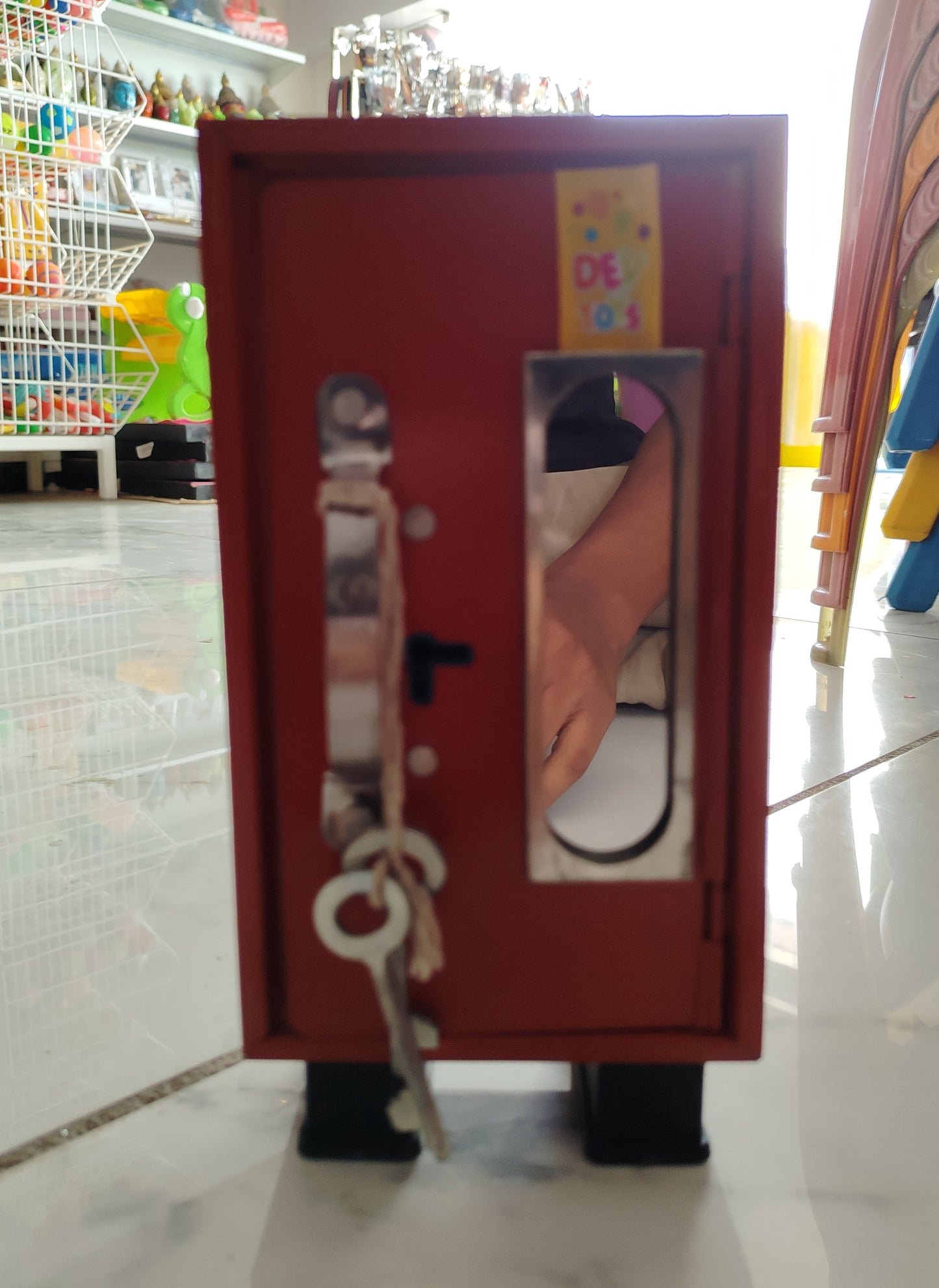 Almari Kiddy Bank