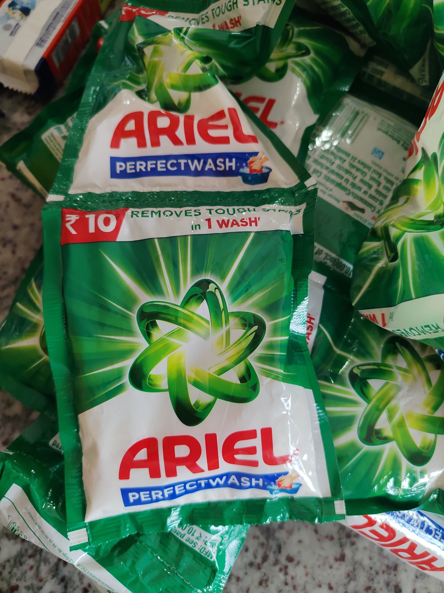 Ariel detergent powder 65g