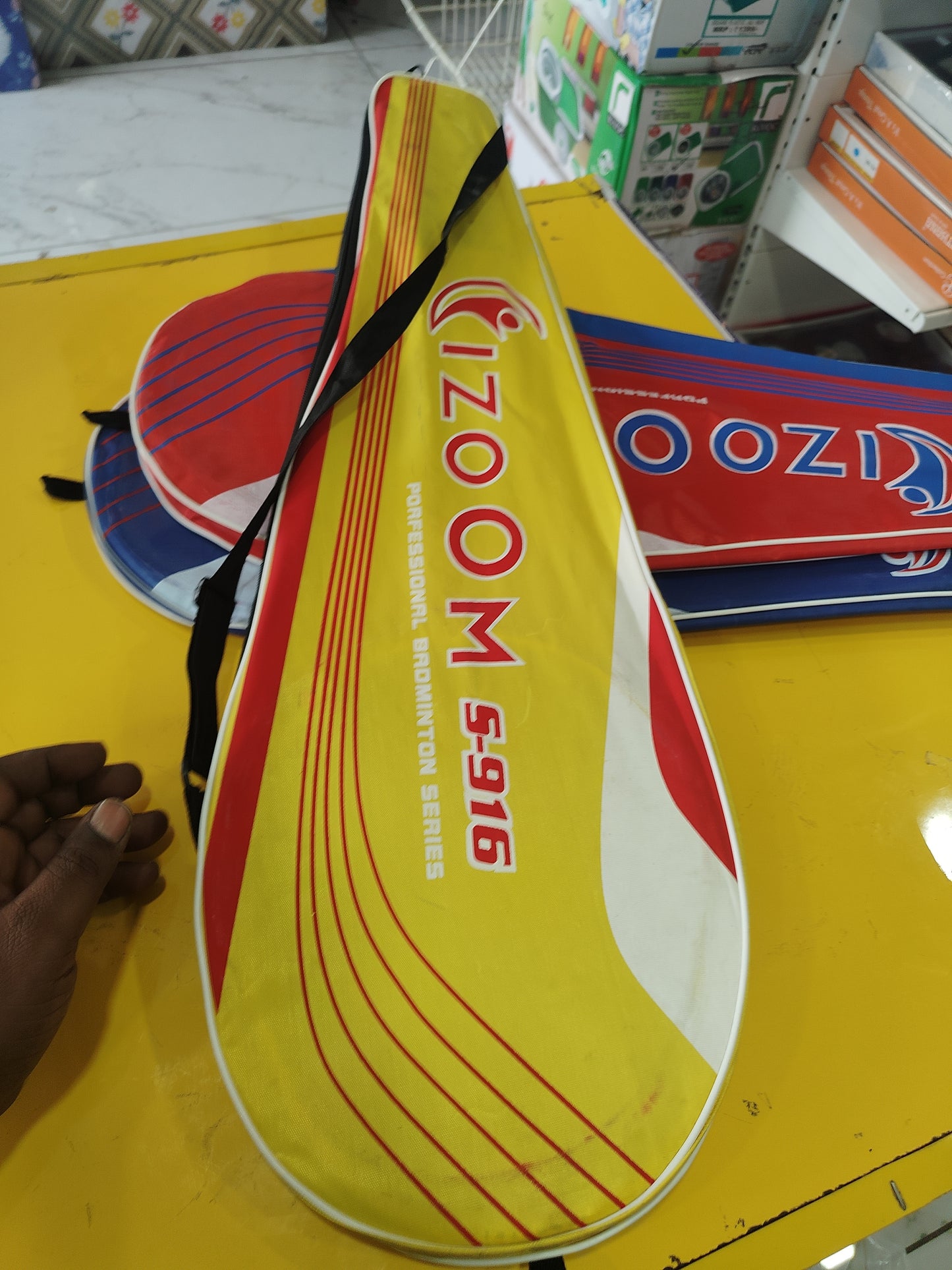 Izoom Shettle Bat 916