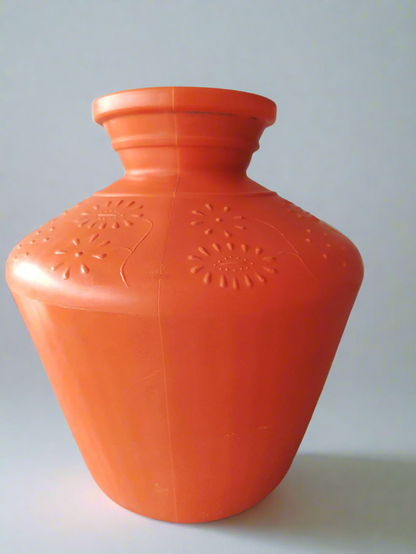 Plastic water pot