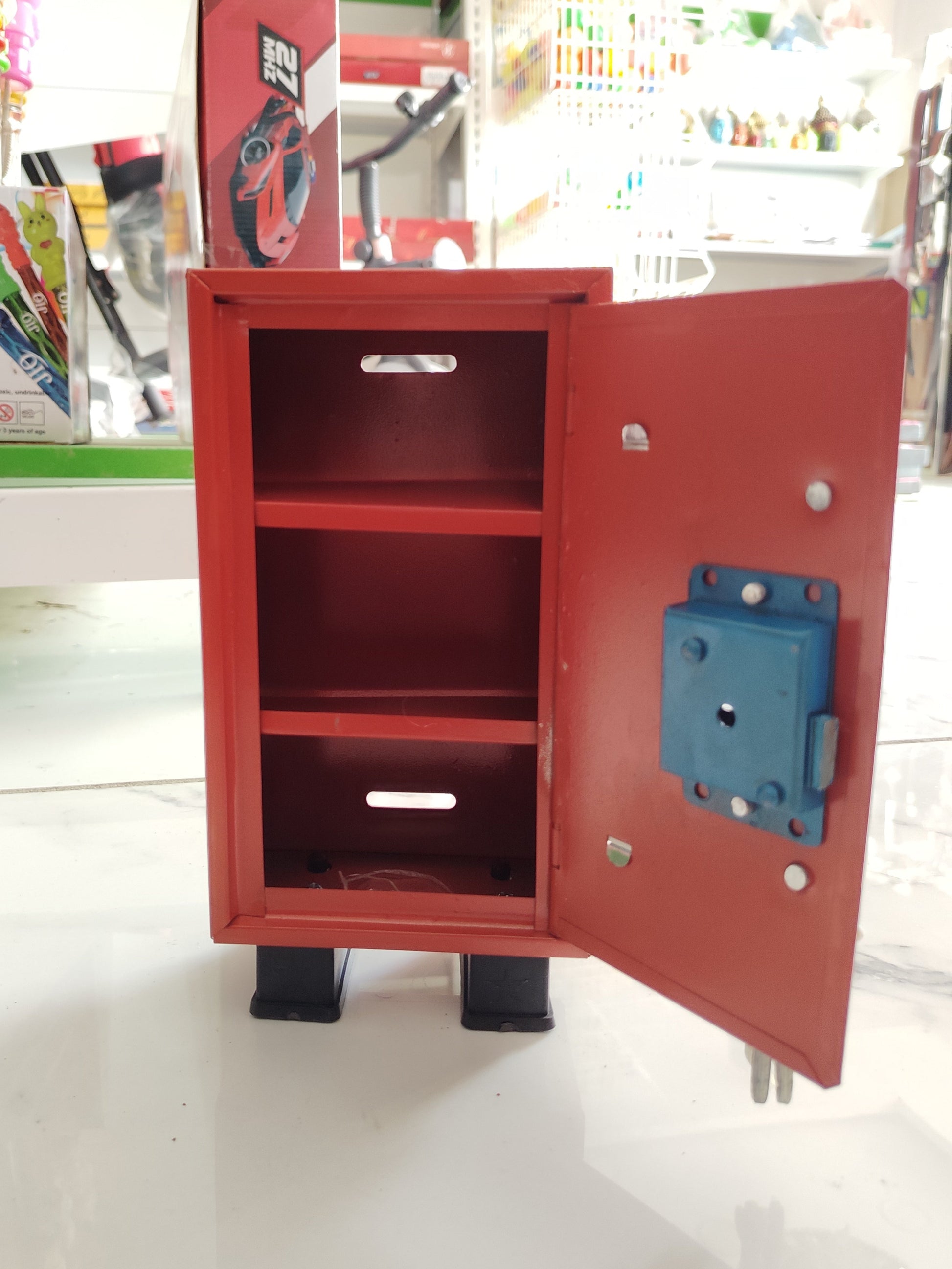Almari Kiddy Bank
