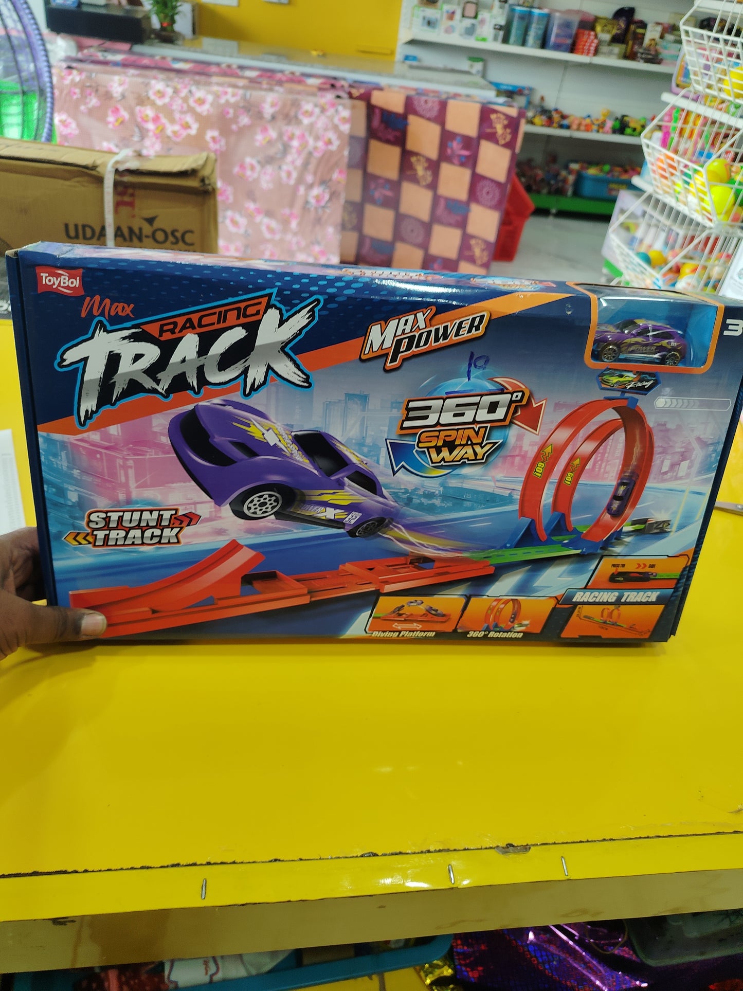 Max Racing Track