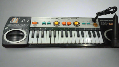 Keyboard Piano with Mic