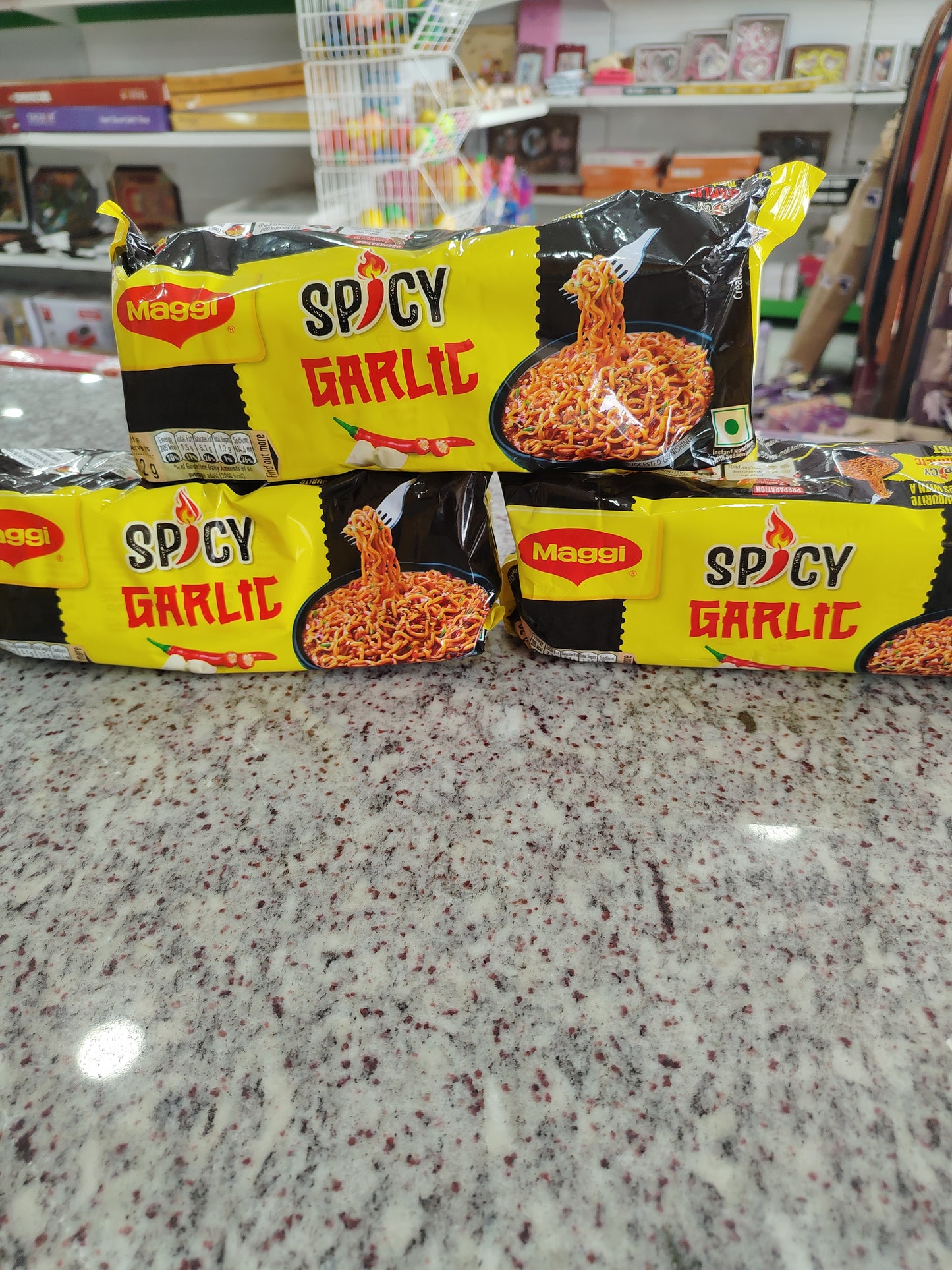 Maggi Spicy Garlic 248g