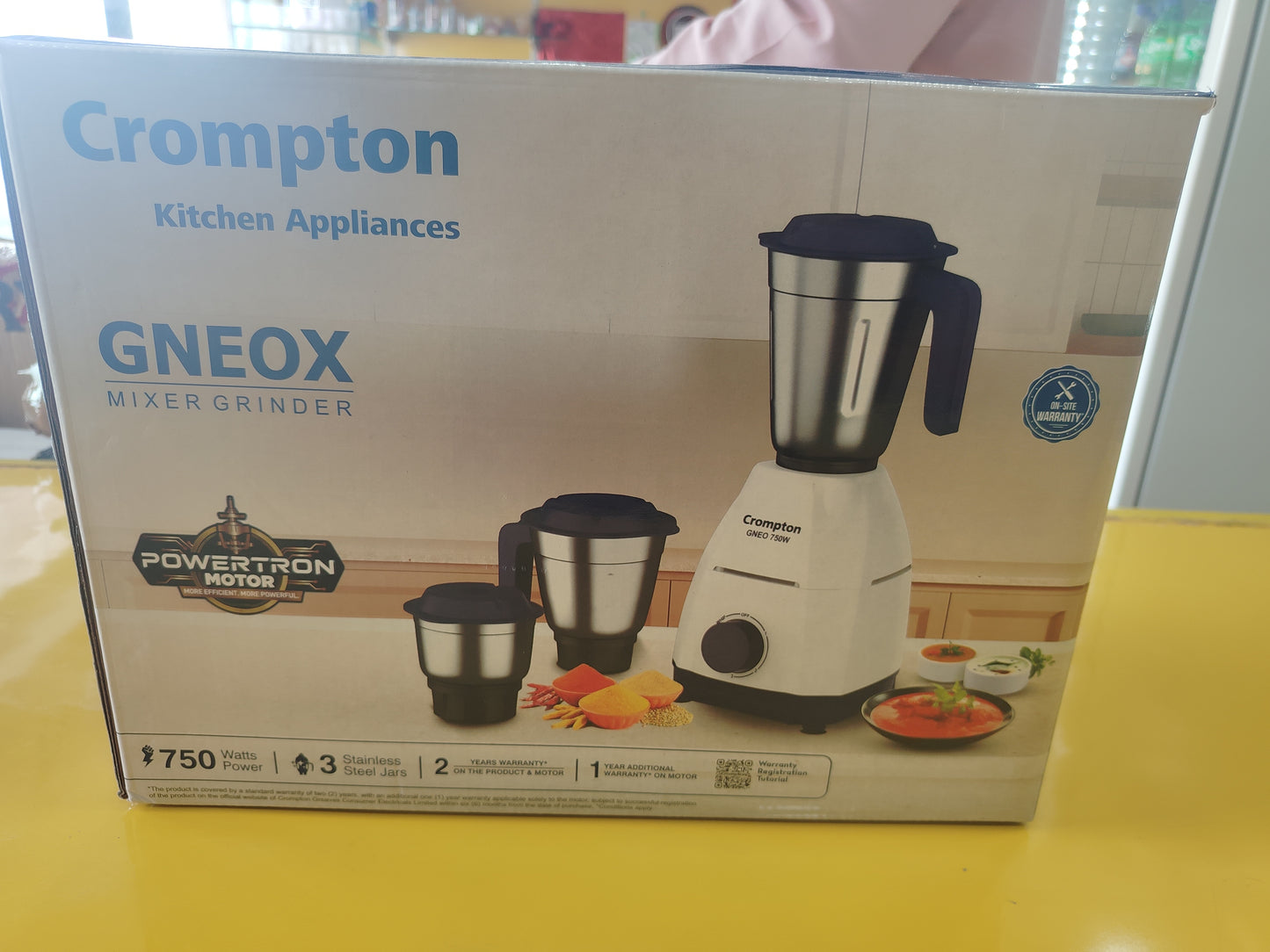Crompton Gneox 750W 3Jars