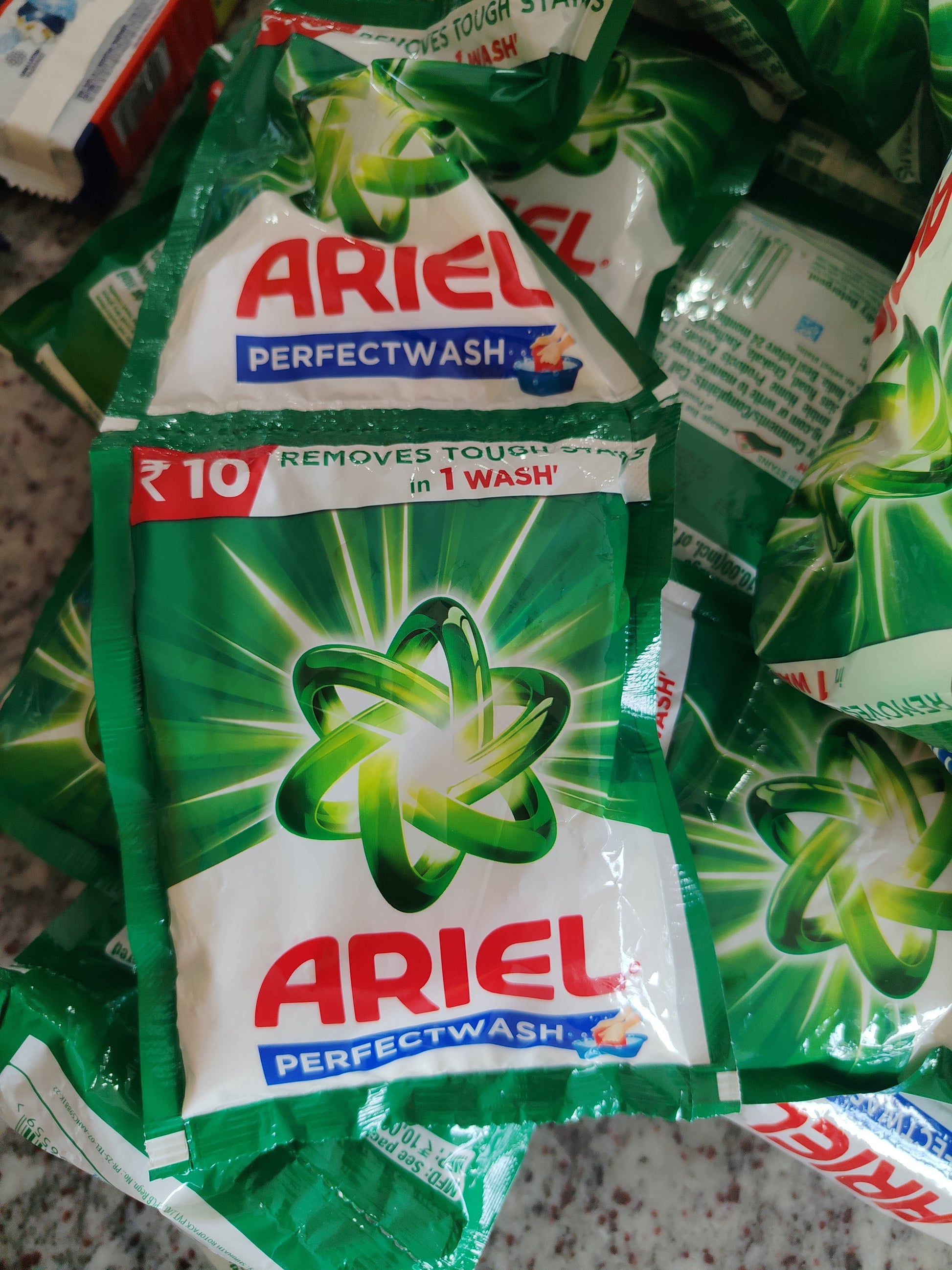 Ariel detergent powder 65g