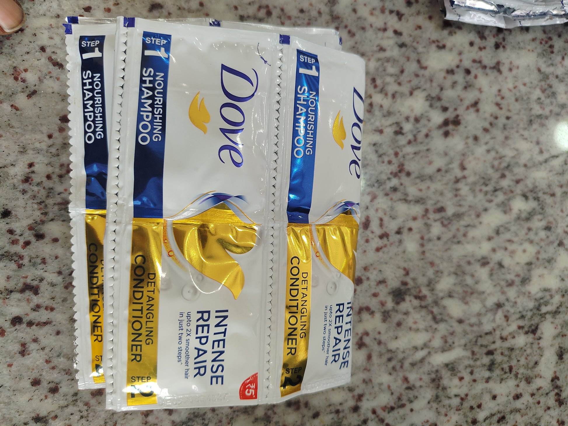 Dove Shampoo 6 + 6ml