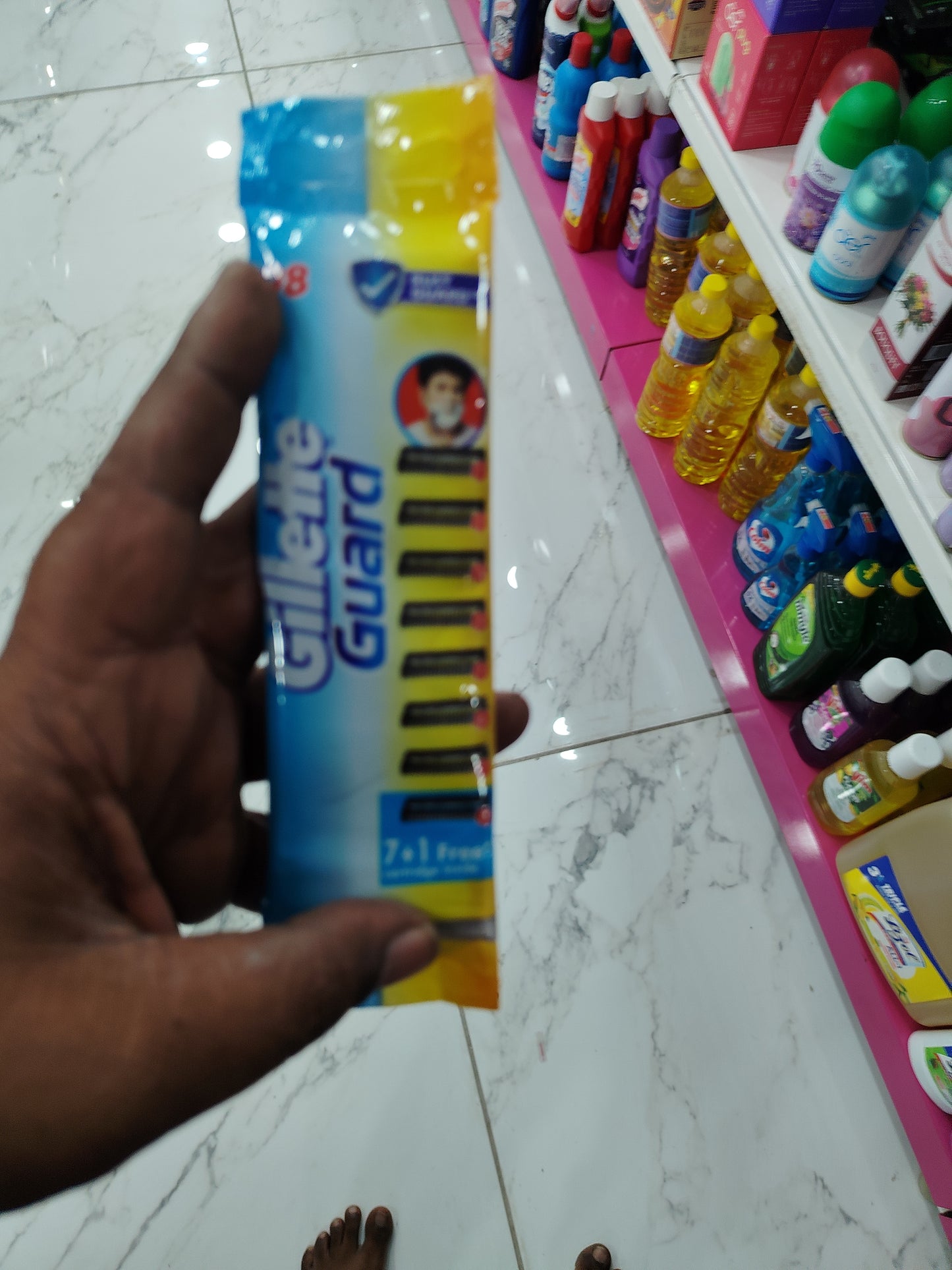 Gillette Guard cartridge 7+1